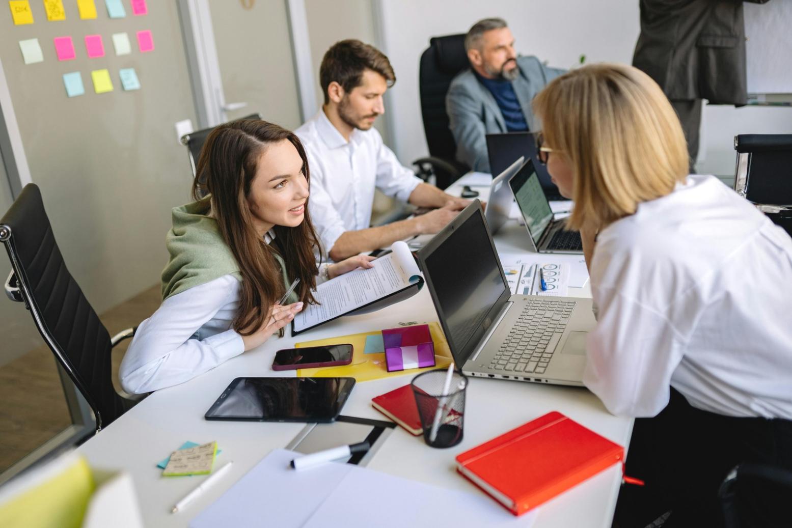 Proces práce s týmy v průběhu workshopu zaměřeného na autentickou spolupráci